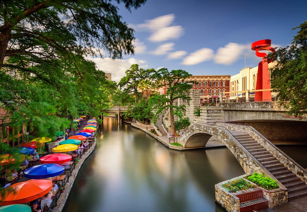 Exploring San Antonio: Airline Options and Airport Insights