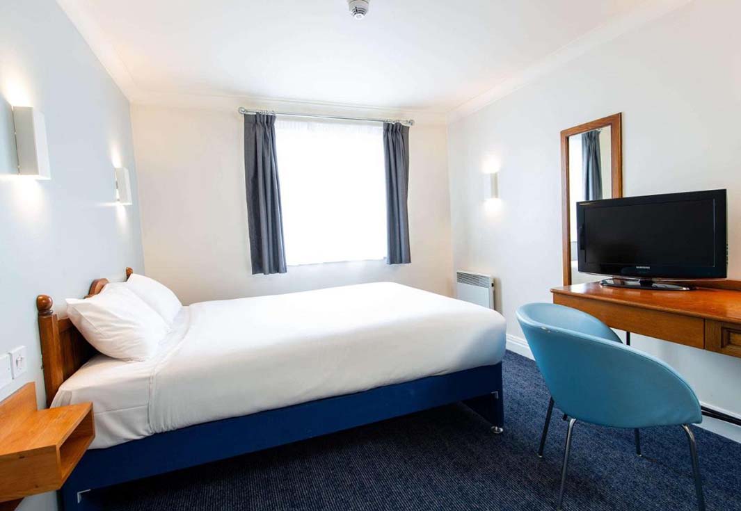 Navigating Glasgow’s Affordable Hotel Scene: A Thrifty Traveler’s Tale